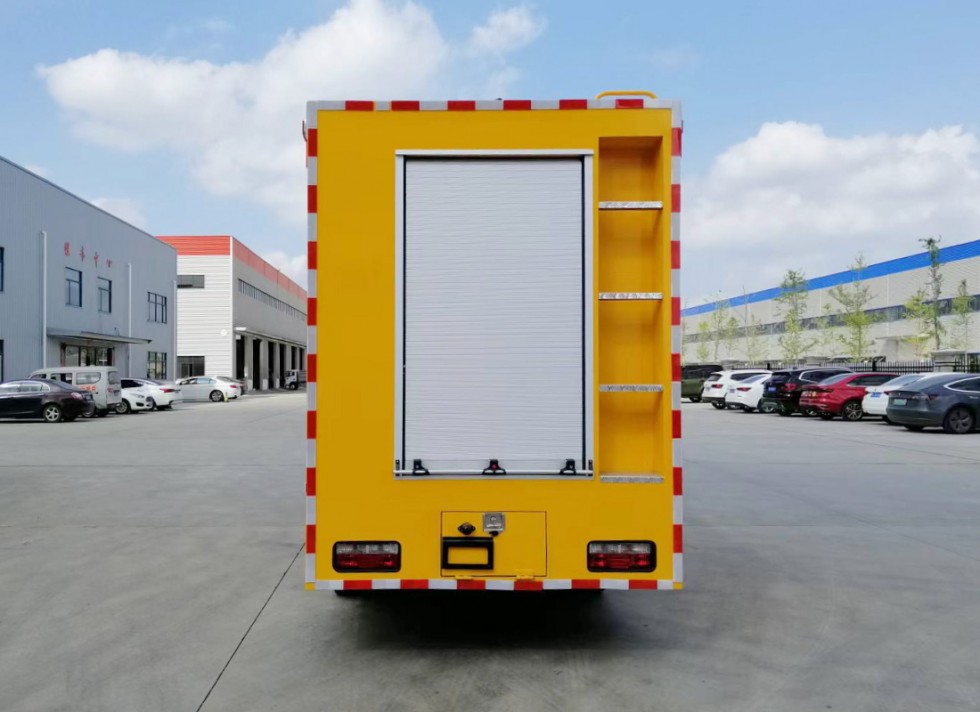 齊東方牌東風多利卡型救險車-2000方排水車 齊東方牌東風多利卡型救險車-2000方排水車