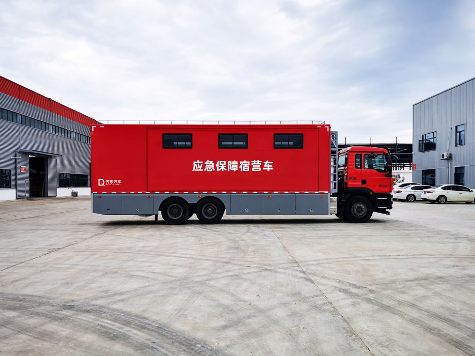 重汽汕德卡宿營車-32床 重汽汕德卡宿營車-32床